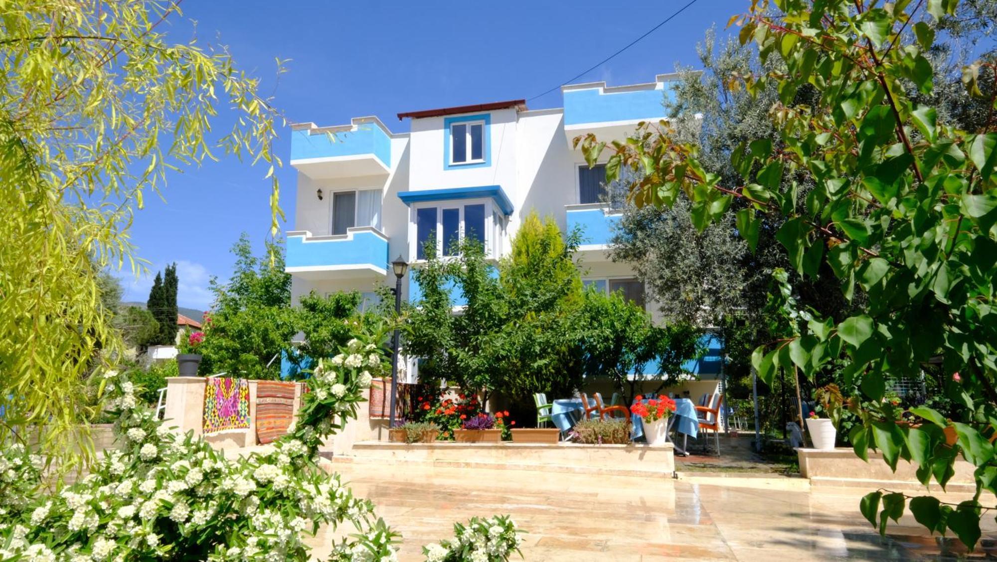 לינה וארוחת בוקר The Cotton House